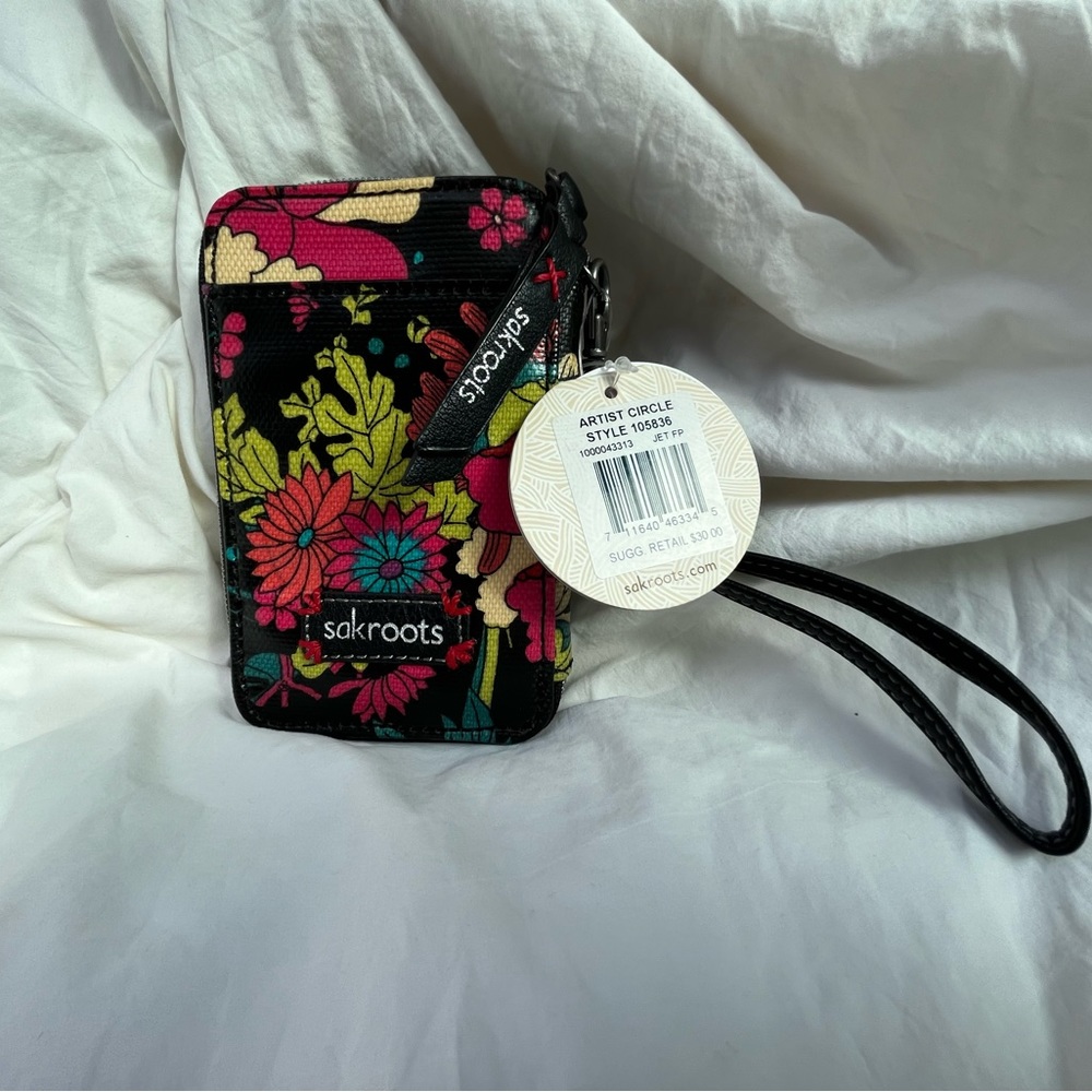 Sakroots Artist Circle Jet FP Wristlet Wallet 
Style 105836 New Tags